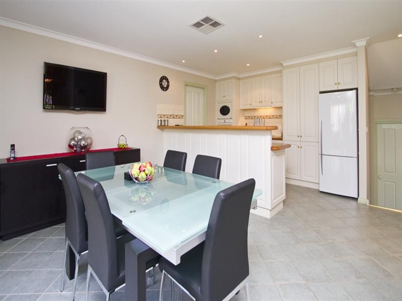 17 Illoura Street, Watsonia VIC 3087