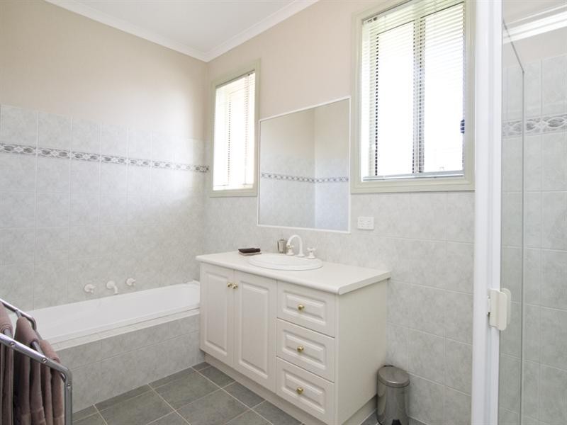 17 Illoura Street, Watsonia VIC 3087