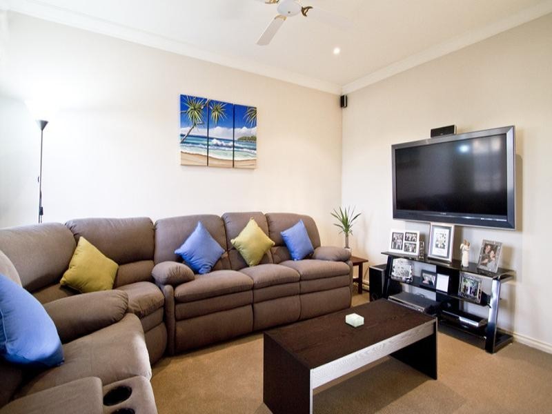 2/4 Lyell Parade, Greensborough VIC 3088