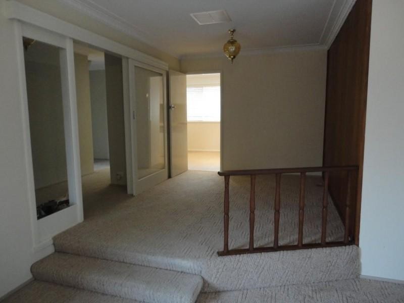 34 Pinehills Drive, Greensborough VIC 3088