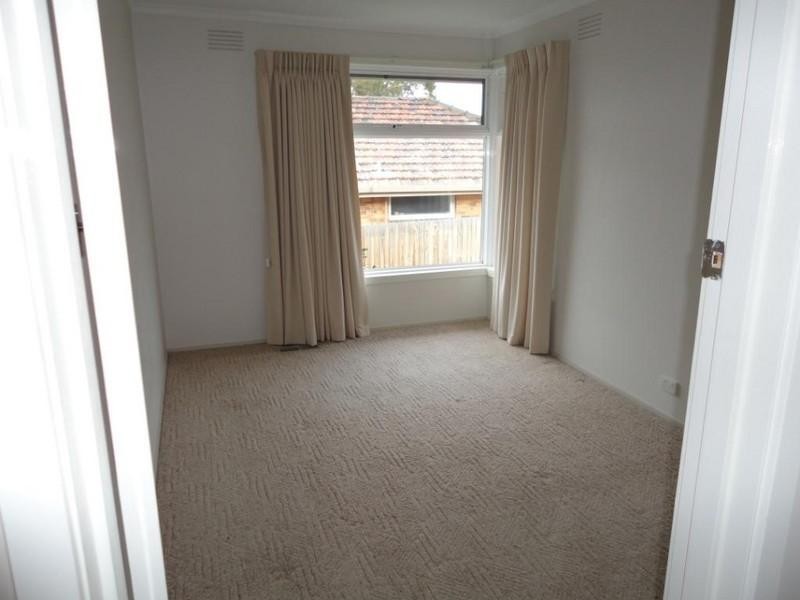 34 Pinehills Drive, Greensborough VIC 3088