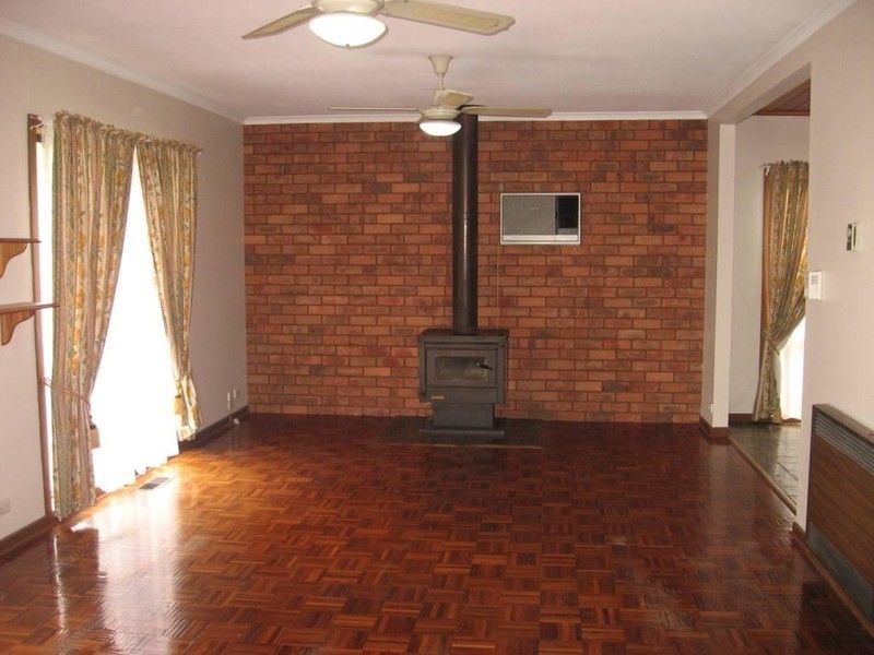 33 Stonnington Drive, Watsonia North VIC 3087