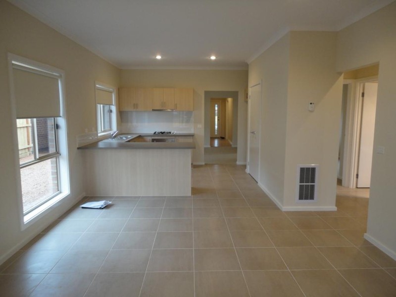 8 Angora Crescent, Doreen VIC 3754