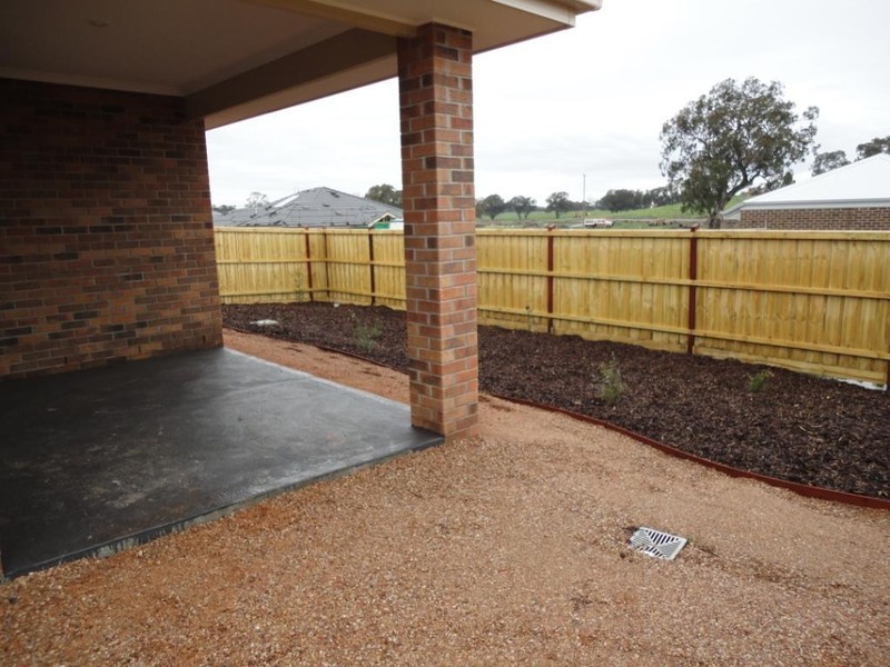 8 Angora Crescent, Doreen VIC 3754