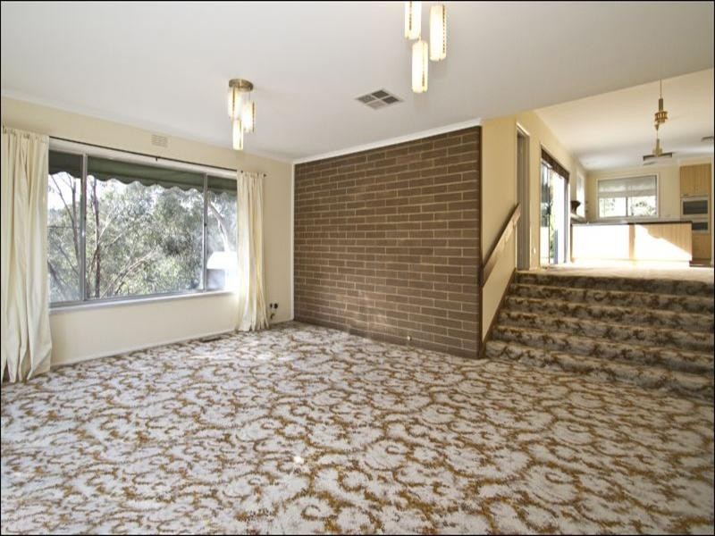 5 Delfin Crescent, Greensborough VIC 3088