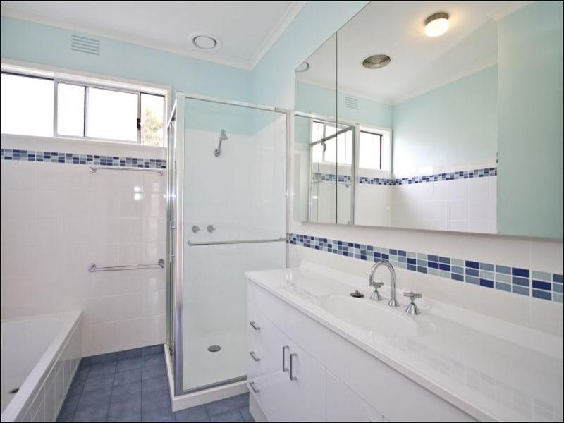 5 Delfin Crescent, Greensborough VIC 3088