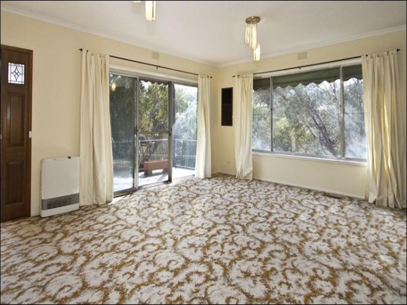 5 Delfin Crescent, Greensborough VIC 3088