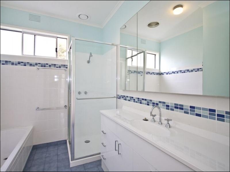 5 Delfin Crescent, Greensborough VIC 3088