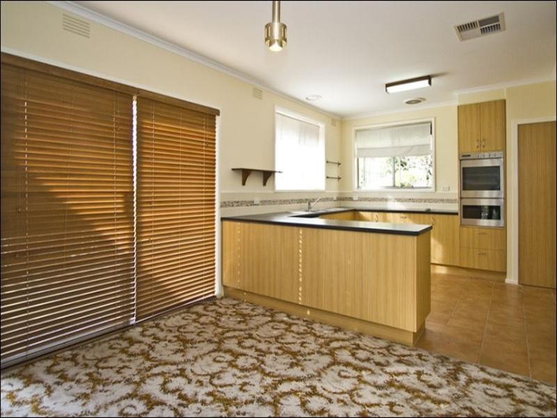 5 Delfin Crescent, Greensborough VIC 3088