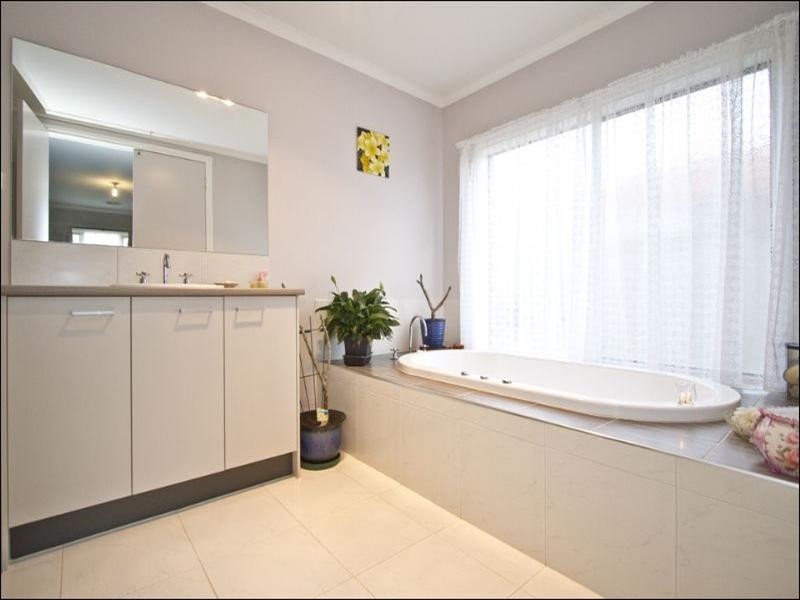 24 Cathedral Rise, Doreen VIC 3754