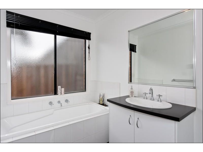 12 Knightsbridge Place, Diamond Creek VIC 3089