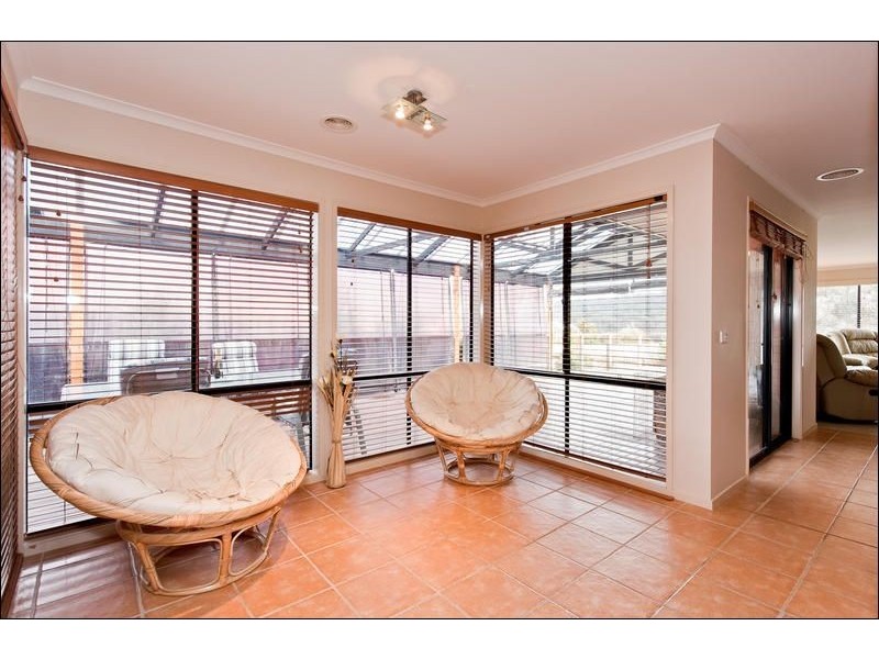 12 Knightsbridge Place, Diamond Creek VIC 3089