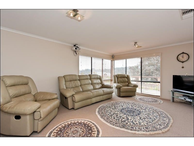 12 Knightsbridge Place, Diamond Creek VIC 3089