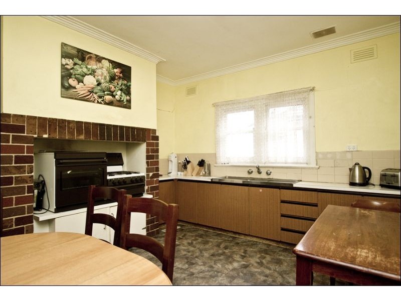 304 Greenwood Drive, Watsonia VIC 3087