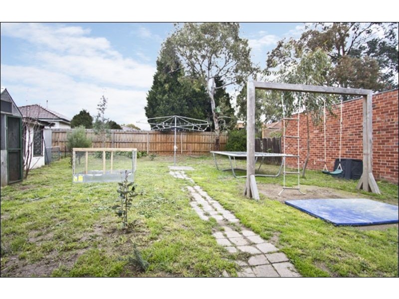 304 Greenwood Drive, Watsonia VIC 3087