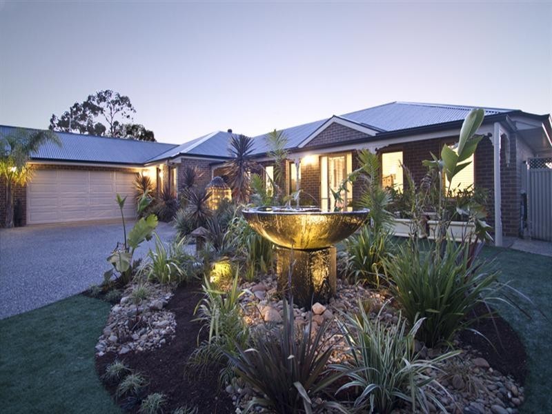 1 Coolong Terrace, Doreen VIC 3754