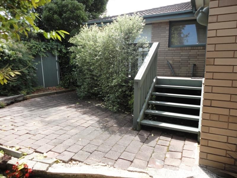 28 Bimbadeen Crescent, Yallambie VIC 3085