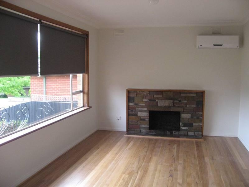 16 Meakin Street, Watsonia North VIC 3087