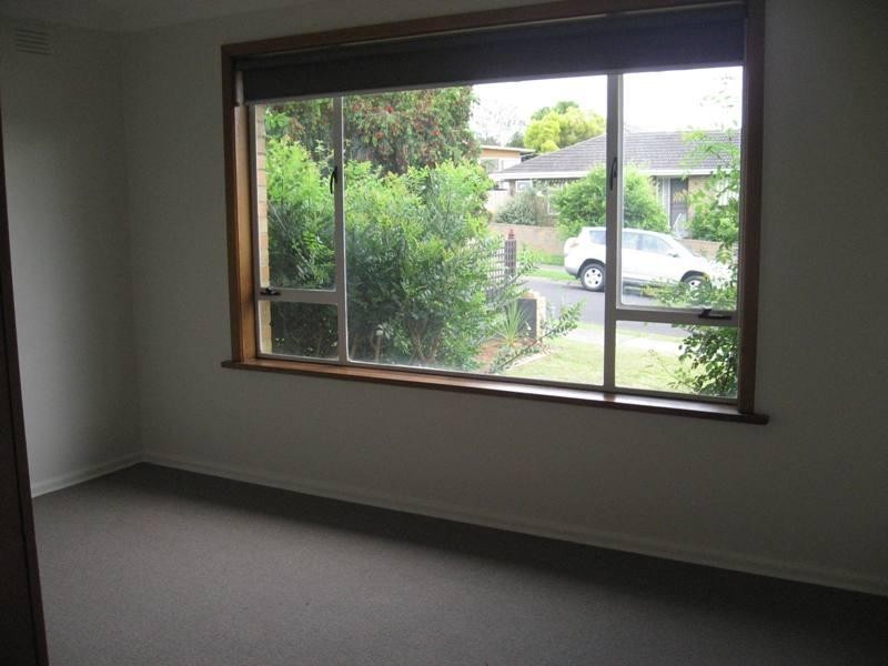 16 Meakin Street, Watsonia North VIC 3087