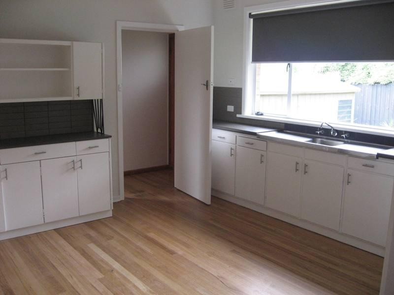 16 Meakin Street, Watsonia North VIC 3087