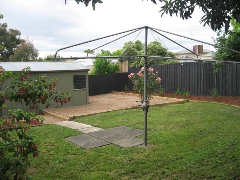 16 Meakin Street, Watsonia North VIC 3087