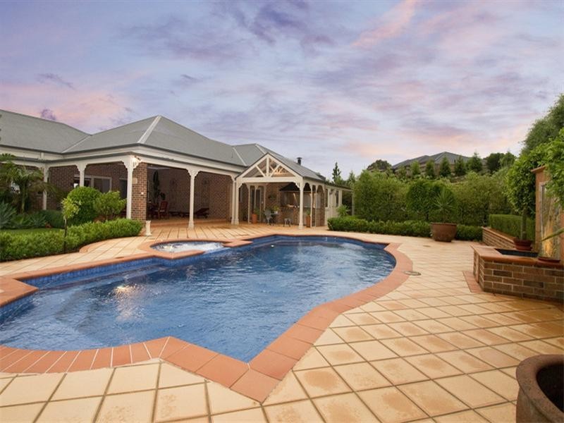 4 Redbox Court, Yarrambat VIC 3091 the real estate agency Withdrawn