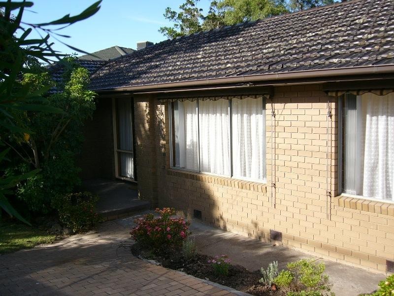 18 Elonera Avenue, Yallambie VIC 3085