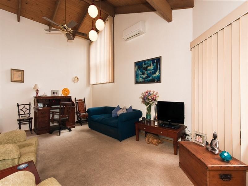 Unit 3, 2-4 Park West Road, Eltham VIC 3095