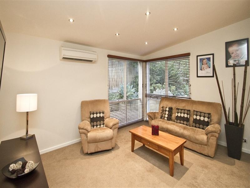 1/27 Alban Street, Montmorency VIC 3094