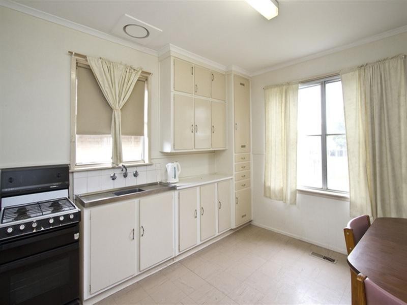 16 Webster Crescent, Watsonia VIC 3087