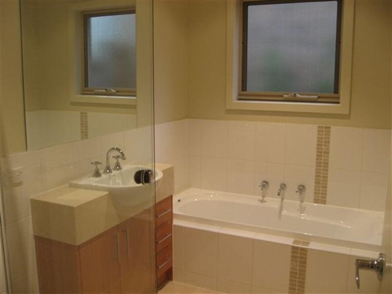 2/171 St Helena Road, Greensborough VIC 3088