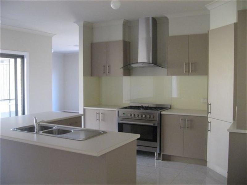 43 Eminence Boulevard, Doreen VIC 3754