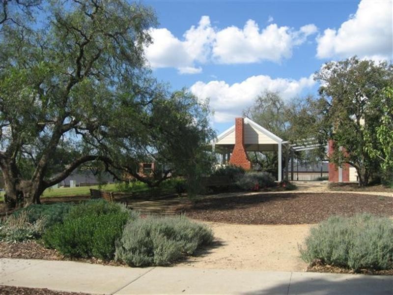 43 Eminence Boulevard, Doreen VIC 3754