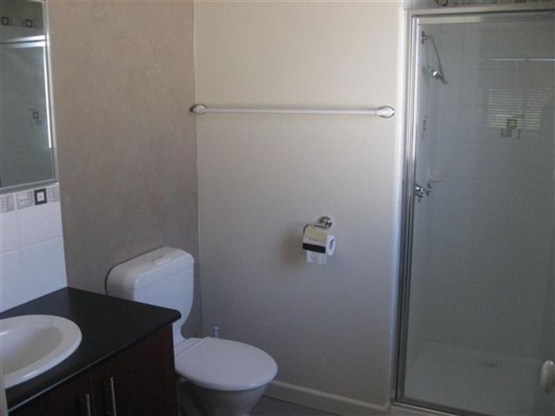 19 Donvale Avenue, Roxburgh Park VIC 3064