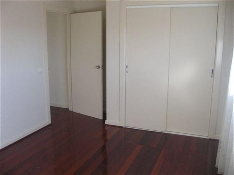 19 Donvale Avenue, Roxburgh Park VIC 3064