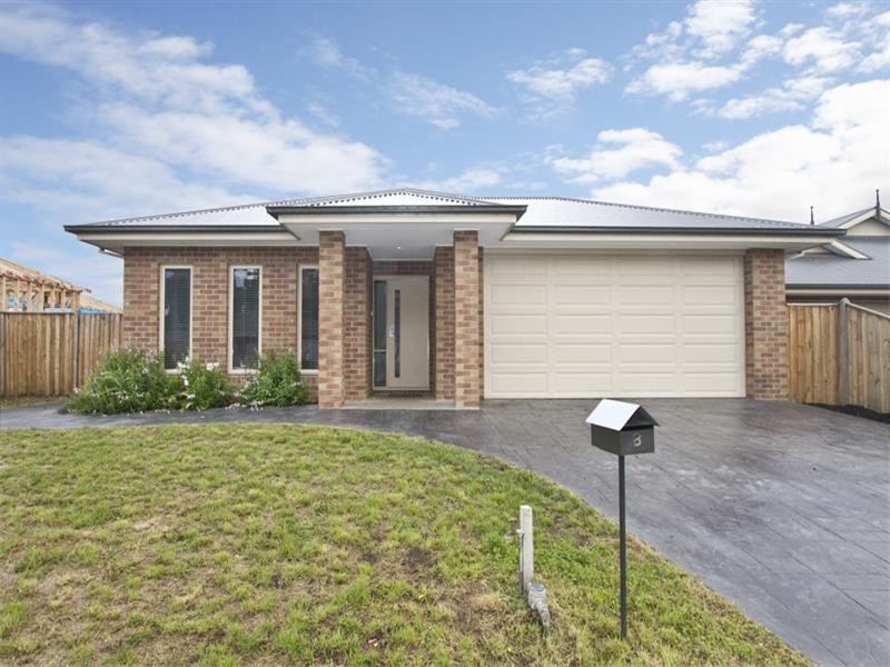 8 Birdwood Court, Doreen VIC 3754