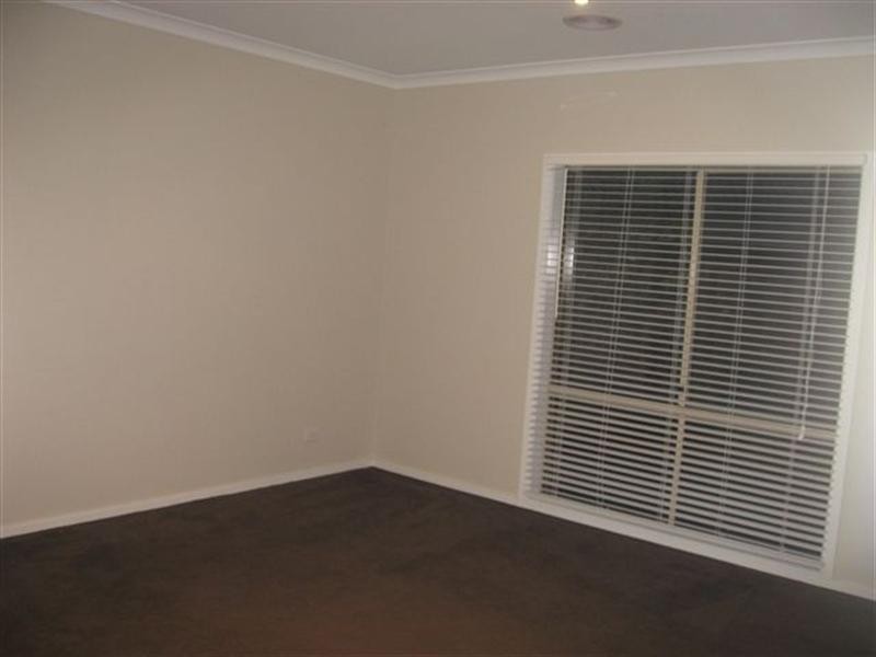 8 Birdwood Court, Doreen VIC 3754