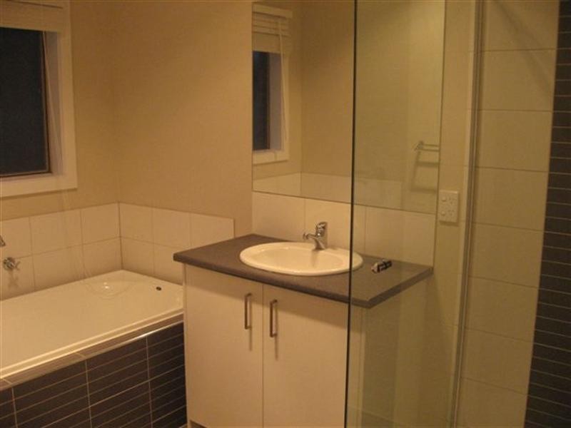 8 Birdwood Court, Doreen VIC 3754