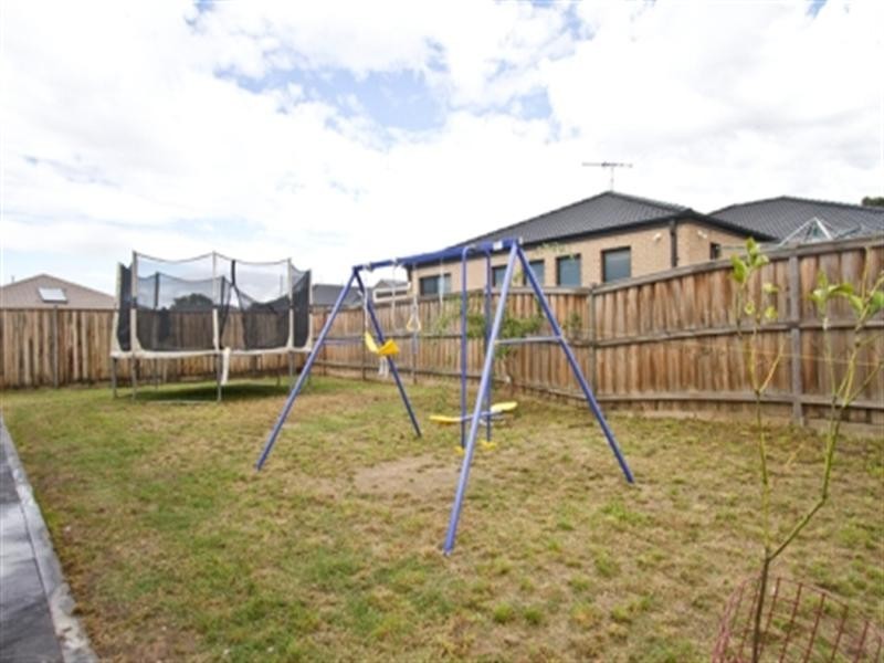 8 Birdwood Court, Doreen VIC 3754