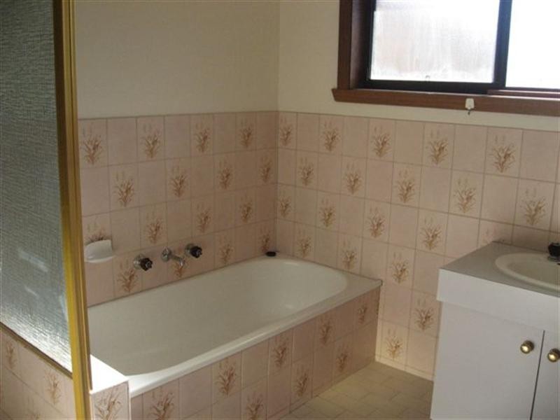 4/60 Purinuan Road, Reservoir VIC 3073