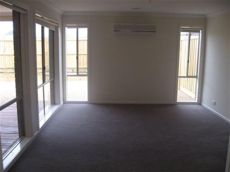12 Gillow Grove, Doreen VIC 3754