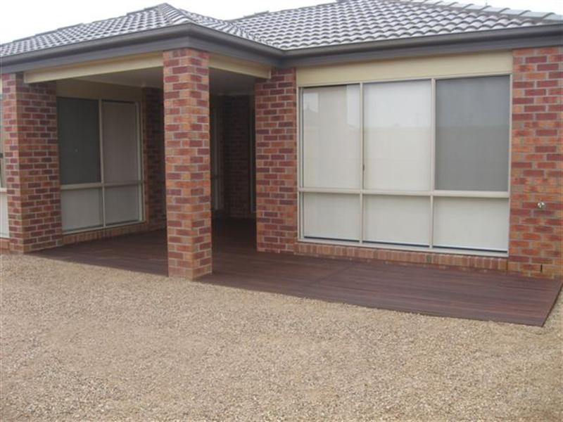 12 Gillow Grove, Doreen VIC 3754
