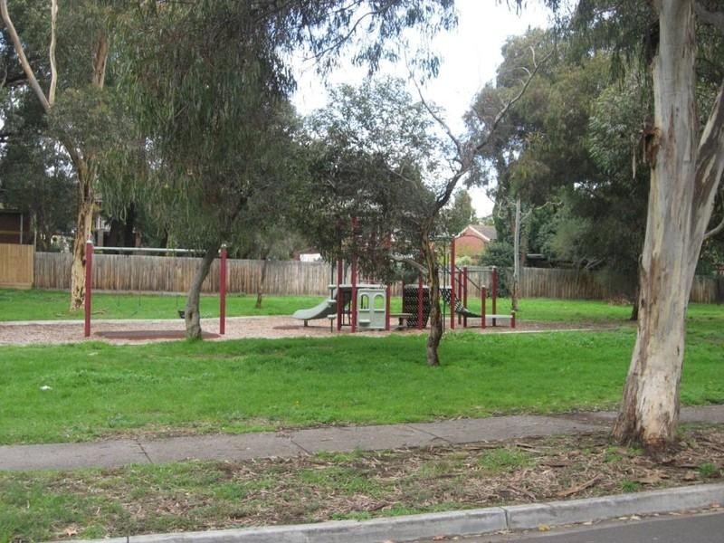 15 Hakea Street, Watsonia North VIC 3087