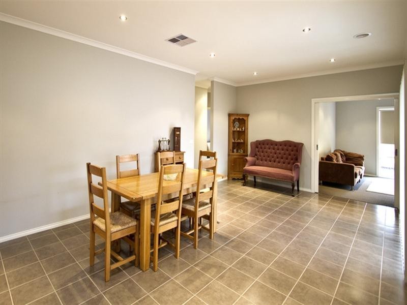 34 Carome Way, Doreen VIC 3754