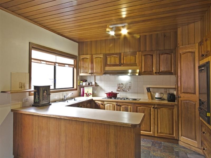 33 Stonnington Drive, Watsonia North VIC 3087