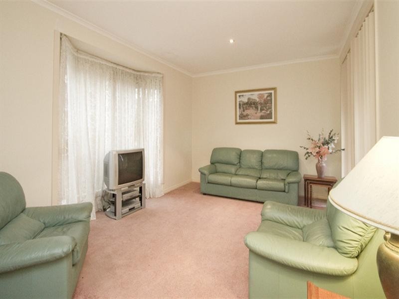 4 Eden Avenue, Watsonia VIC 3087