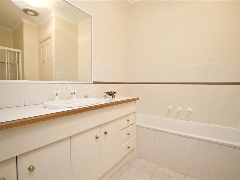 4 Eden Avenue, Watsonia VIC 3087