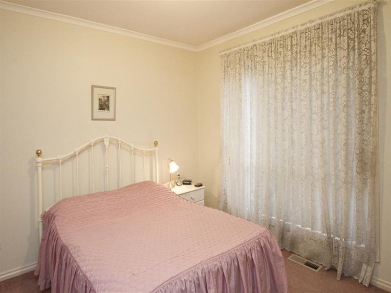 4 Eden Avenue, Watsonia VIC 3087