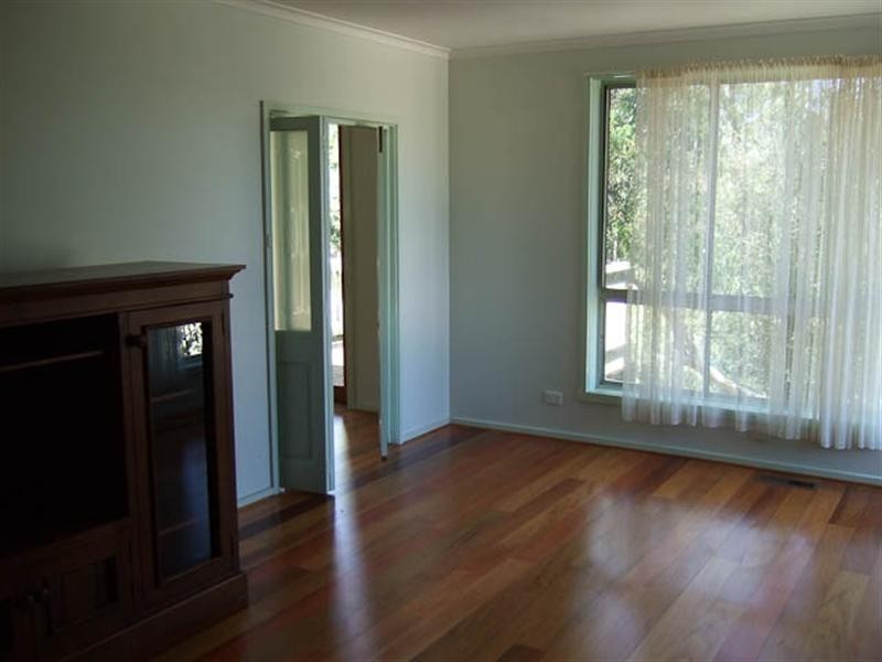 32 Ryans Road, Eltham VIC 3095