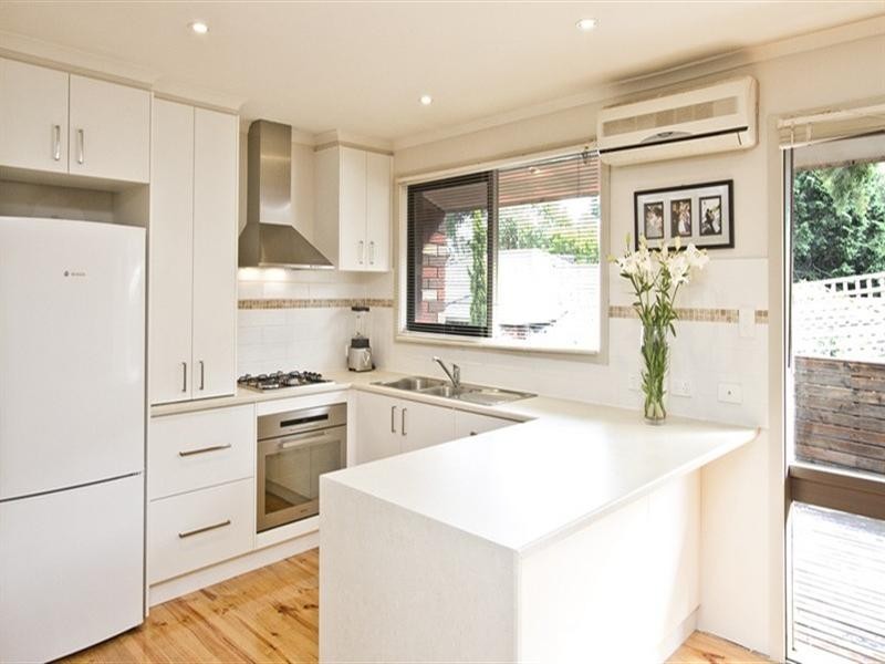 2/3 Wilson Avenue, Montmorency VIC 3094